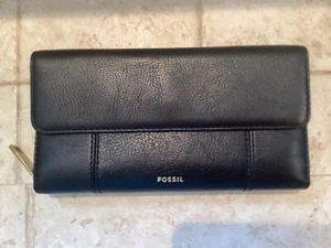 Fossil Black Leather w/gold Toned hardware Zip Around Wallet - Picture 1 of 4