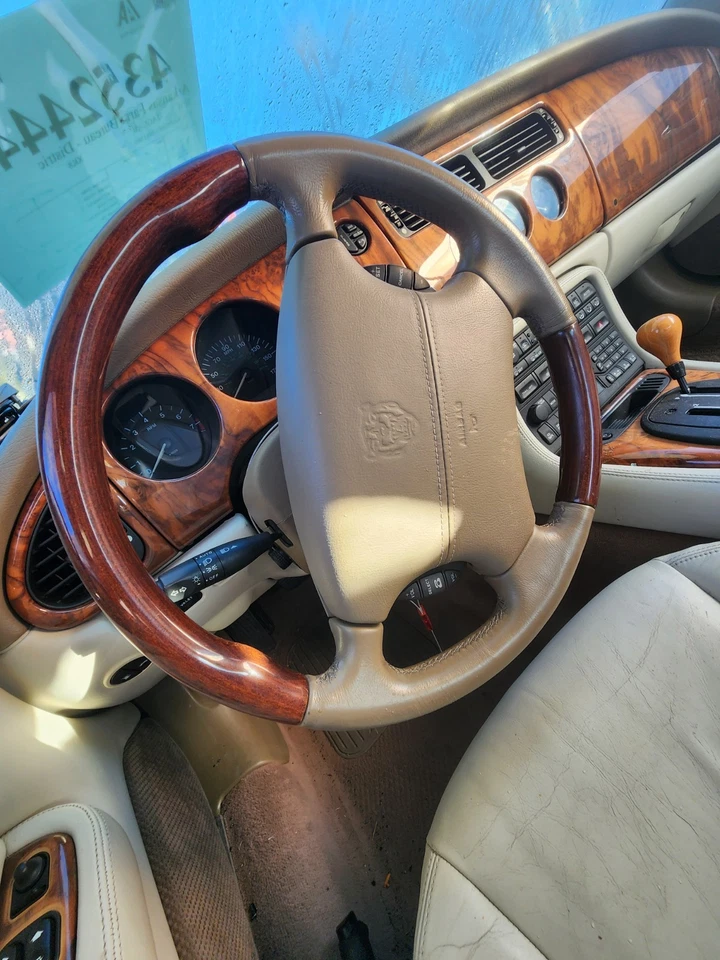 1998 1999 2000 2001 02 2003 Jaguar XJ8 XK8 VANDEN PLAS VOLANTE CONDUCTOR NED Foto 1 de 4