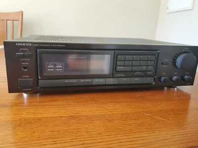Onkyo Quartz Synthesized Tuner Verstärker R1 - Bild 1 von 4