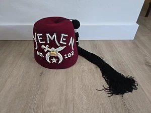 Vintage Jeweled MASONIC YEMAN NO. 152 Iconic Wool Shriner Fez Hat Tasseled USA - Picture 1 of 5