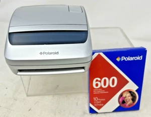 Polaroid One 600 Ultra Instant Silver Camera Built-in Flash w/new unopened Film - Picture 1 of 8