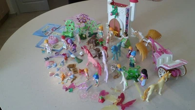 PLAYMOBIL lot Chateau Princesses avec Licornes et personnages et notices - Photo 1/4