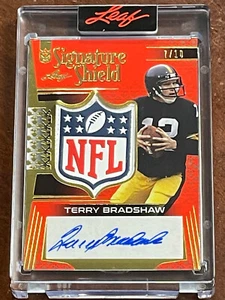 PARCHE CAMISETA CON LOGOTIPO DE ESCUDO DE LA NFL Leaf 2023 HOJA DE ORO TERRY BRADSHAW AUTOMÁTICO # 7/10 - Imagen 1 de 3