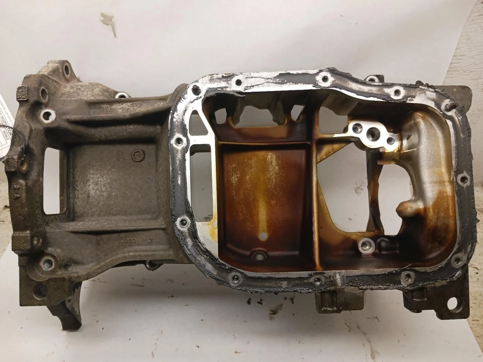 '09-'22 TOYOTA COROLLA upper Oil Pan 1.8L OEM 6 Month Warranty! - Изображение 1 из 4