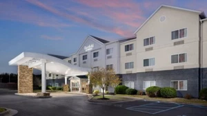 Marriott Farfield Suites Scranton PA 1 Night Hotel Room Stay $119 Value - Picture 1 of 14