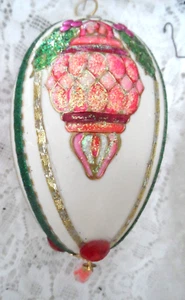 Handgefertigtes Vintage Ornament - ECHTES EI DECOUPAGE, GLITZER & BORTE - Bild 1 von 5