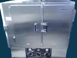 BLUE M AC-7702TDB-1 AIR-COOLED HUMIDITY CHAMBER - Picture 1 of 3