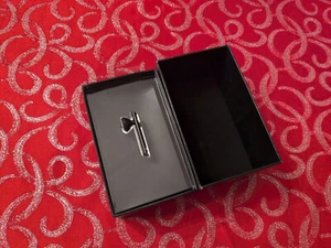 Apple A1221 iPhone Bluetooth Headset (MA817LL/A) - Open Box, Never Used - Photo 1 sur 4