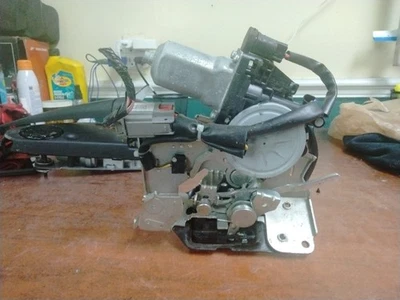 Jeep Grand Cherokee 2014-2020 puerta trasera pestillo puerta levadiza con motor OEM usado Foto 1 de 4