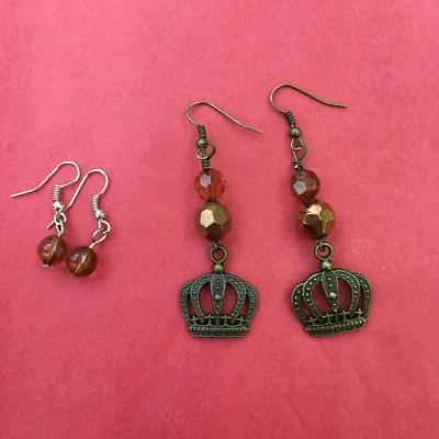 Juego de 2 Pendientes Marrón/Bronce Dije - Corona Reina Foto 1 de 4