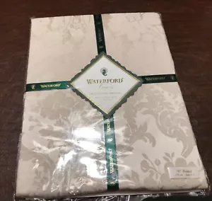 MORE THAN 60% Off $90 Luxury WATERFORD LINENS TABLECLOTH ROUND 70” 4 To 6 SEAT - Picture 1 of 7