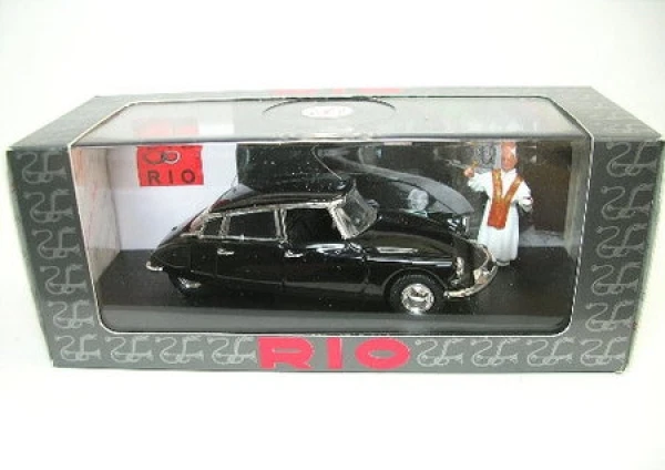 Citroen DS 19 + Papa Giovanni Xxiii - Immagine 1 di 1