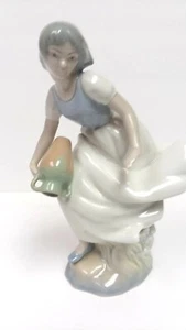 Young Lady with Jug 8¼" White Blue and Brown Porcelain Porcegama Figurine Spain - Bild 1 von 6