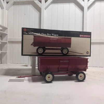 Ertl McCormick Flare Box Wagon Precision Series 1:16 Scale - Image 1 of 4