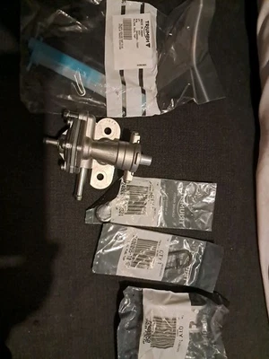 Genuine Triumph Fuel Tap Assy Complete  2400025-T0301.Daytona,Trophy,Trident - Image 1 of 3