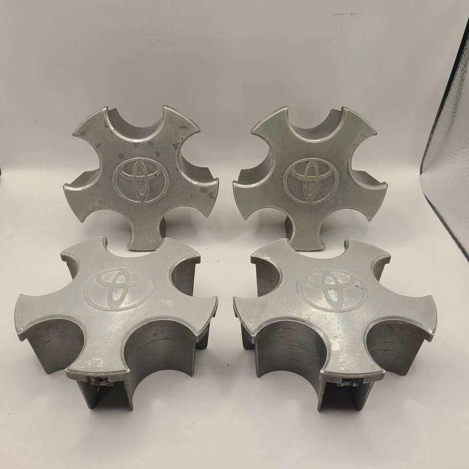 Центральный колпак колеса 1997-2001 Toyota Solara Avalon Camry комплект от оригинального производителя - Изображение 1 из 4