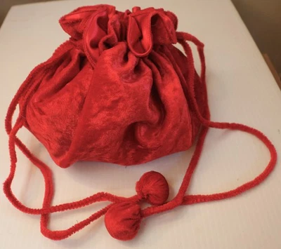 Retícula de veludo vermelho feita à mão, bolsa de cordão -steampunk, regência, vitoriana - Imagem 1 de 4