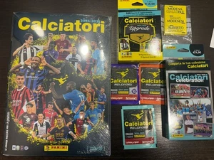 ALBUM SIGILLATO FIGURINE CALCIATORI PANINI 2024 2025 UPD UPGRADE CELEBRATION - Foto 1 di 3