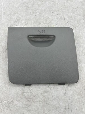 Panel de instrumentos de tablero Kia Spectra 2004-2009 caja de fusibles cubierta de acceso panel de tapa de puerta Foto 1 de 4