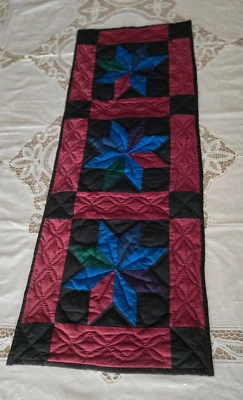 BEAUTIFUL AMISH STAR DESIGN HANDMADE TABLE RUNNER 39" LONG -NEW - Image 1 of 4