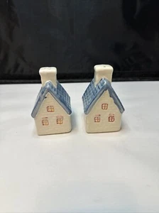 Vintage Country House Salt and Pepper Shakers  - Picture 1 of 5