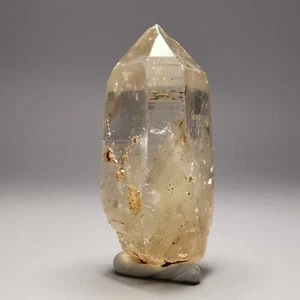 Cuarzo de 477,5 quilates con inclusión de cloro / Madagascar / muestra de cristal en bruto - Imagen 1 de 11