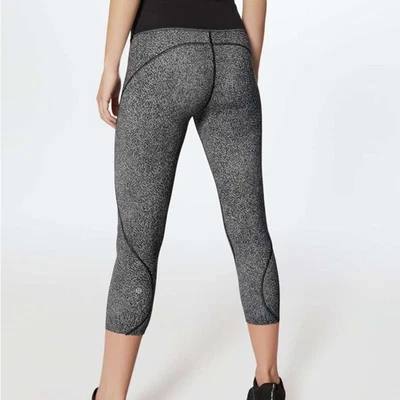 Leggings cropped Lululemon run the day crop 23” fractal escura luz das estrelas preta - Imagem 1 de 4