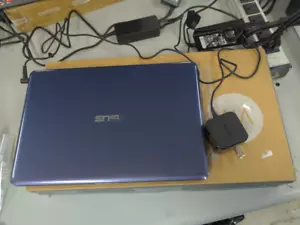 ASUS 11.6"HD UHD Graphics 600 N4000 2GB Memory 32GB eMMC Windows 10 Star Grey - Picture 1 of 4