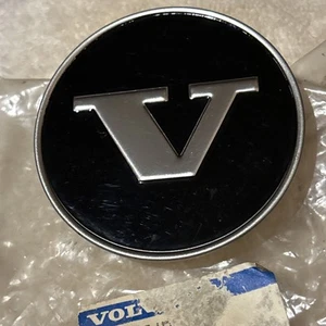 NOS Volvo 240 Black Silver Center Cap For Hubcap 1272790-5 - Picture 1 of 8