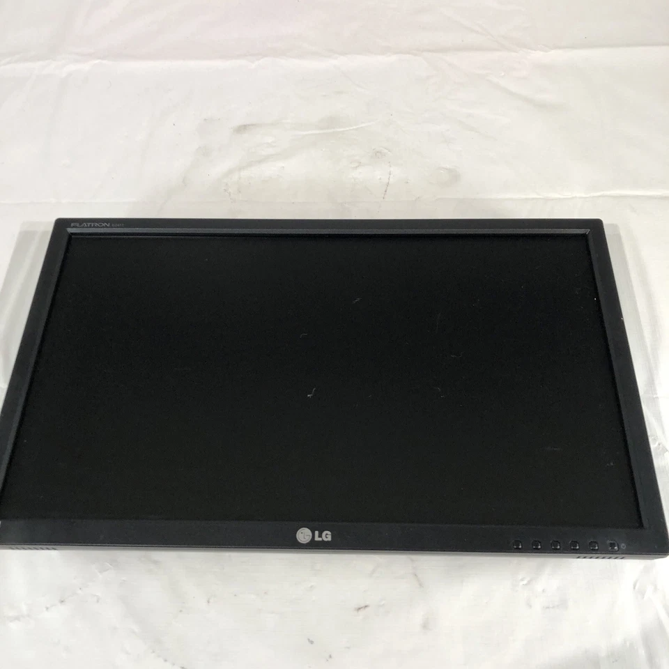 LG Flatron E2411PU 24" Full HD Monitor WITHOUT Stand WITH VGA CABLE AND POWER - Image 1 of 4