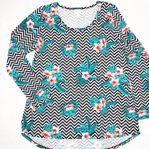 3XL LYNNAE LuLaRoe ~ TROPICAL FLORAL PATTERN ~ Long Sleeved Top; Sizes 26-28 - Picture 1 of 3