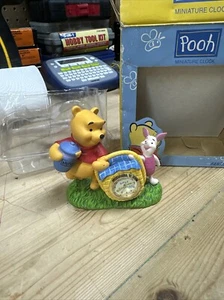 Disney Winnie The Pooh Figurine Desk Clock (A625) - Picture 1 of 9