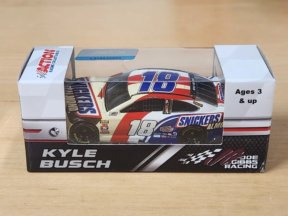 2018 #18 Kyle Busch Snickers Almond 1/64 acción NASCAR diecast Foto 1 de 1