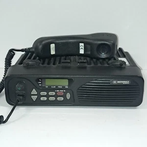 Motorola Micom-2M M70AMK0KV5CM Radio With Handset - Imagen 1 de 14