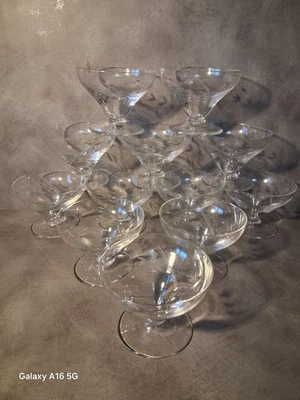 Vintage lot 🍾 12 coupes à champagne 🍾 cristal ciselé, motif feuilles 🍾 Ancien - Photo 1/4