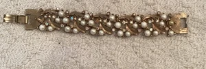 Vintage Miriam Haskell ? Unsigned Bracelet Gold Tone Leaf Rhinestones Faux Pearl - Imagen 1 de 9