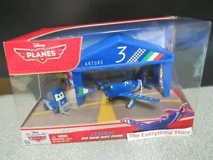 DISNEY PIXARS WORLD OF CARS AVIONES ARTURO PIT ROW PAQUETE DE REGALO - Imagen 1 de 1
