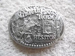 Fibbia cintura Hesston National Finals Rodeo 1998 taglia adulto, in confezione mai aperta - Foto 1 di 4