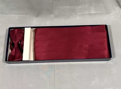 Men's Burgundy Quality Silk Pleated Cummerbund and Bow Tie NOS Free Shipping - Image 1 of 2