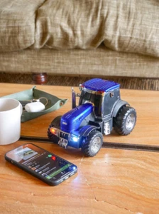 TRACTOR PORTABLE BLUETOOTH SPEAKER WITH RECHARGEABLE BATTERY. - Picture 1 of 21