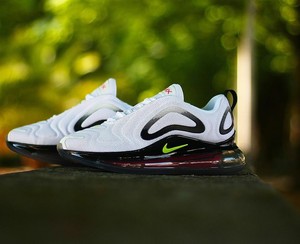 nike air max 720 white volt
