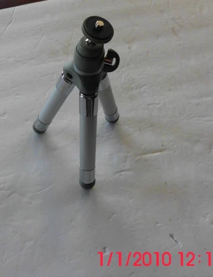  Mini-D Tabletop Tripod.   7"- 12" Extension by Sunpak - Image 1 of 4