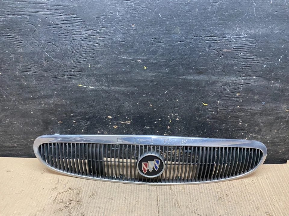 1997 年至 2002 年别克 Century Front Upper Grill 原始设备制造商 V4335 GD — 第 1/4 张图片