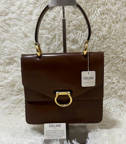 Borsa Celine Gancini in pelle marrone vintage H7 9"xW8 5"xD1 6" nuova con difetto