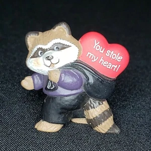 Hallmark Merry Miniature Valentine 1991 RACCOON THIEF You stole my heart! - Bild 1 von 11
