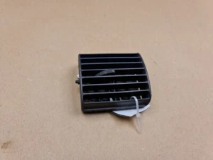 KIA CARENS 2000-2002 DASHBOARD AIR VENT - Picture 1 of 5