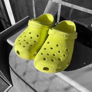 Crocs Classic Clog Size M8/W10 Used Good Condition Yellow - Picture 1 of 5