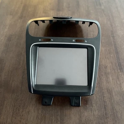 "Pantalla táctil con bisel de 8,4"" OEM 05064993AI 2011-2020" Foto 1 de 3