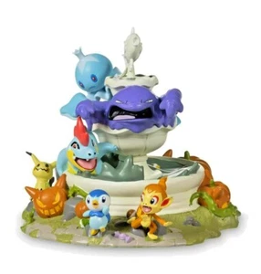 Figura de fuente aterradora de Halloween de Pokémon Center Haunted Village - Imagen 1 de 3