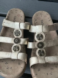 Taos Sandalen Damen 8 39 Riemen Pantoletten Gold Leder Slipper Metallic - Bild 1 von 9